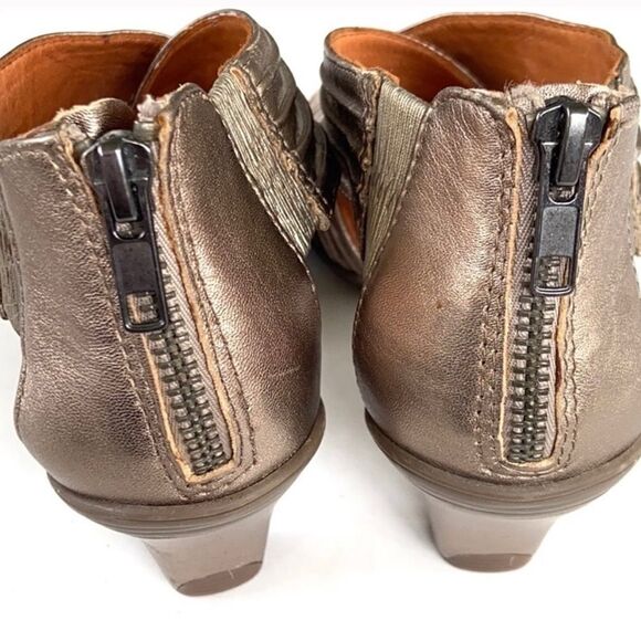 LIKE new Gentle Souls / Kenneth Cole leather heels - Picture 6 of 8